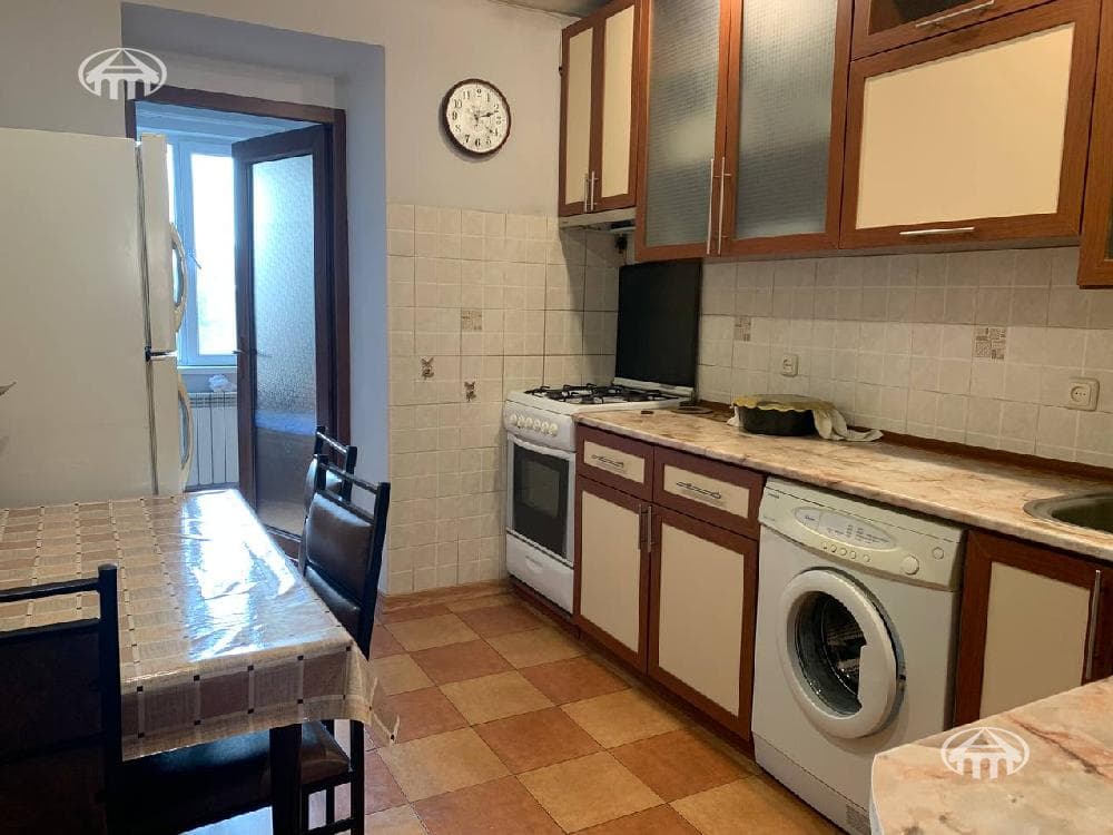 Բնակարան · 3 սեն. · 71 մ² · Կենտրոն