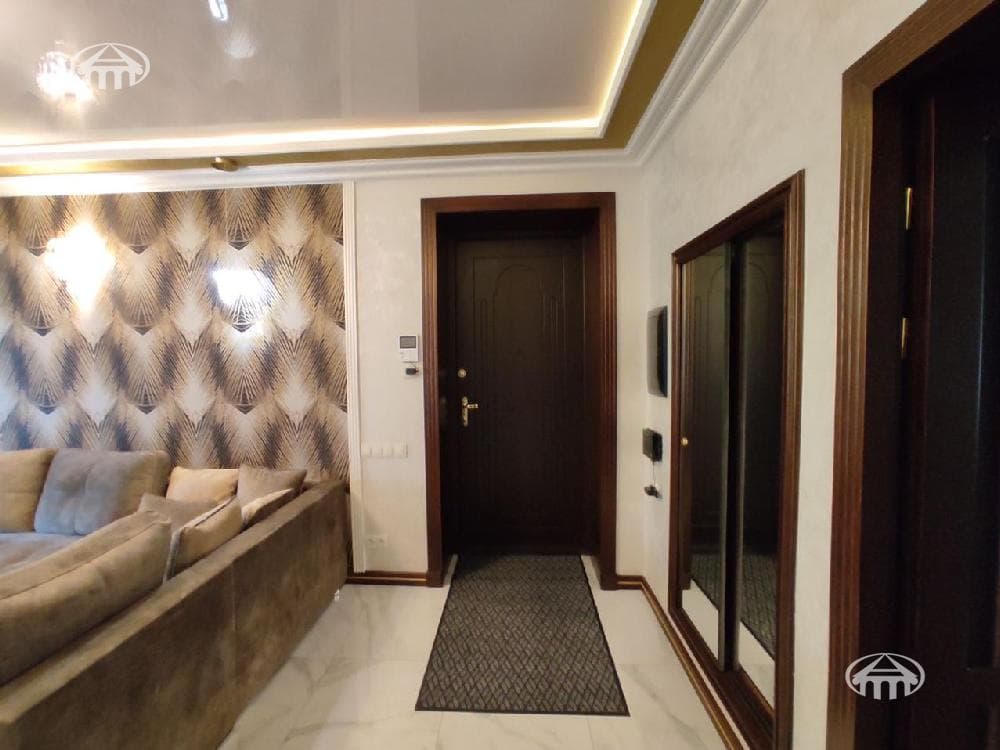 Apartment · 3 rooms · 86 m² · Kentron