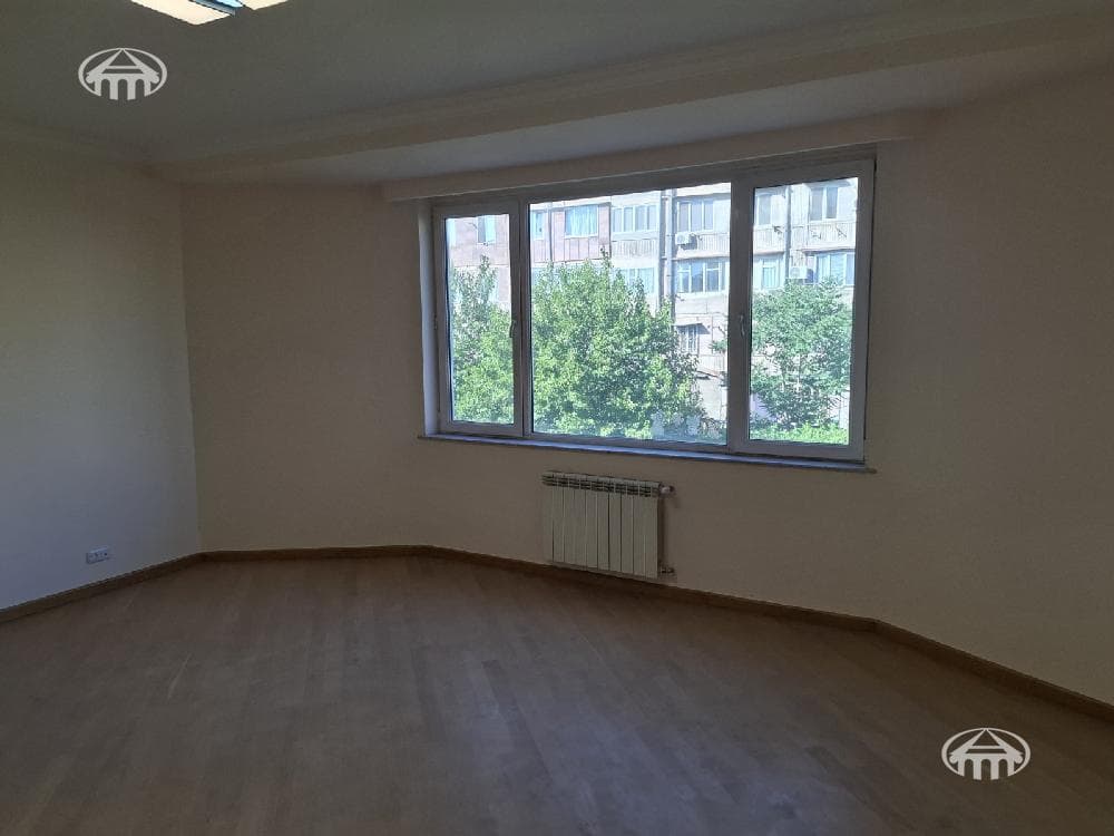 Квартира · 3 комн. · 131 м² · Арабкир