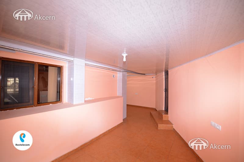 House · 4 rooms · 177 m² · Kentron