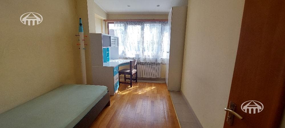 Բնակարան · 4 սեն. · 184 մ² · Կենտրոն