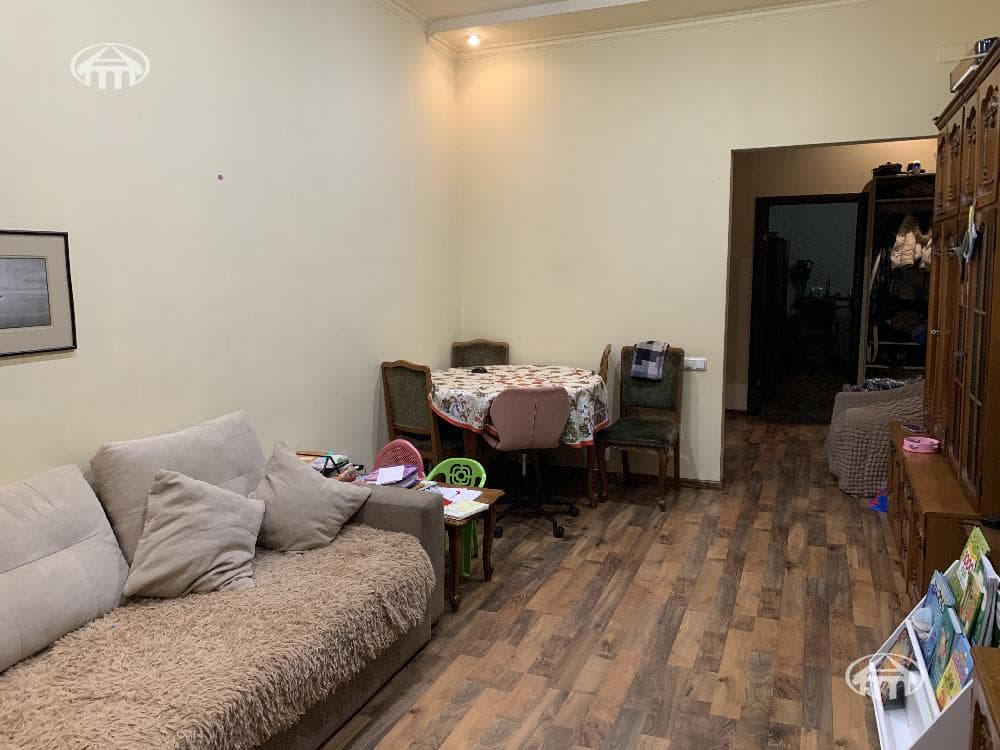 Բնակարան · 3 սեն. · 93 մ² · Կենտրոն