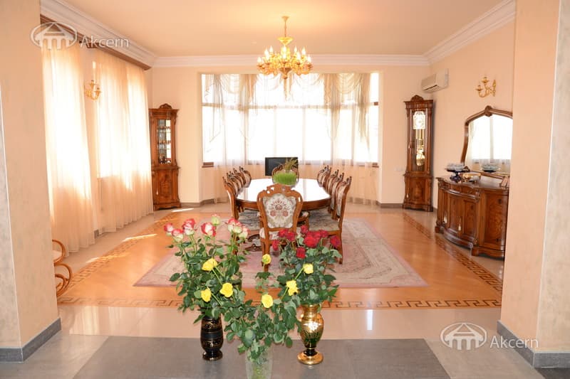 Особняк · 5 комн. · 300 м² · Арабкир