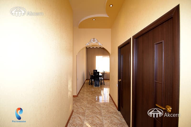Дом · 6 комн. · 208 м² · Кентрон