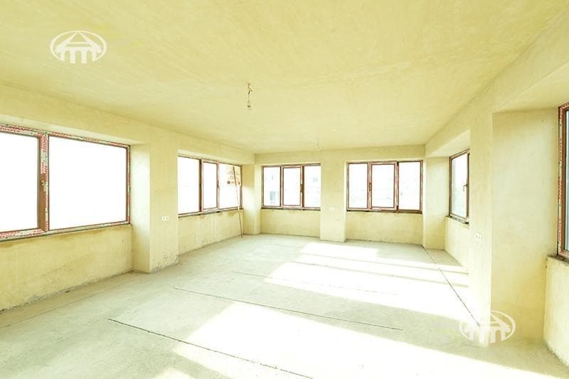 Mansion · 315 m² · v. Arinj