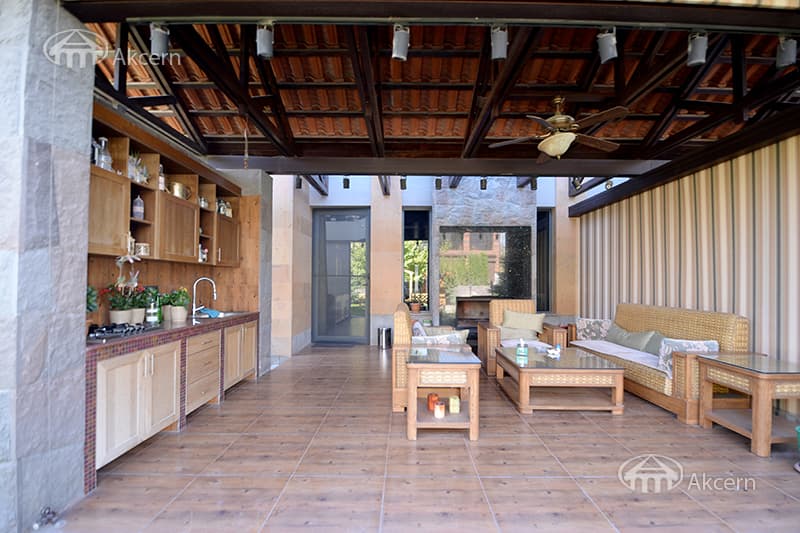 Mansion · 5 rooms · 1,014 m² · Vahagni