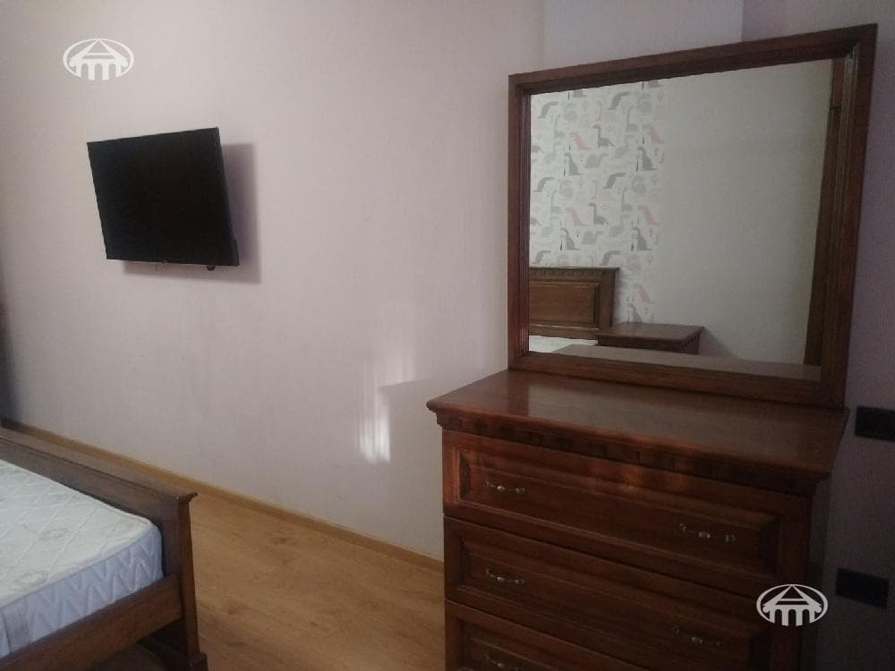 Apartment · 3 rooms · 83 m² · Kentron