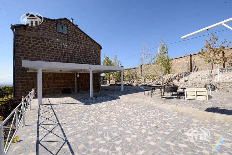 Особняк · 6 комн. · 319 м² · Шенгавит