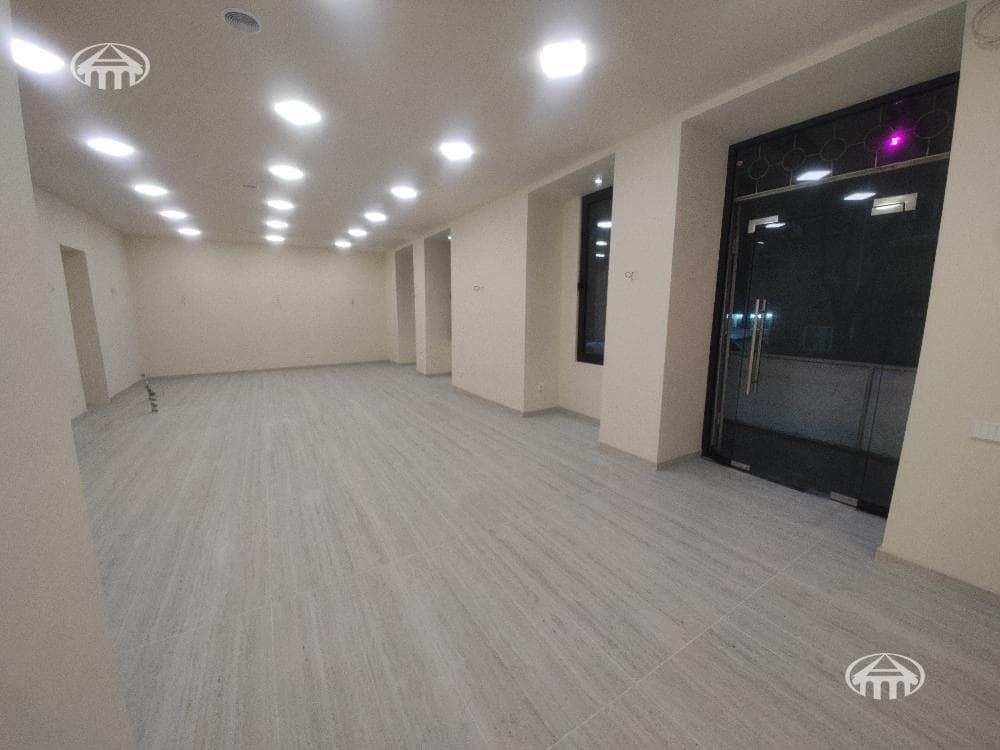 Retail · 65 m² · Kentron
