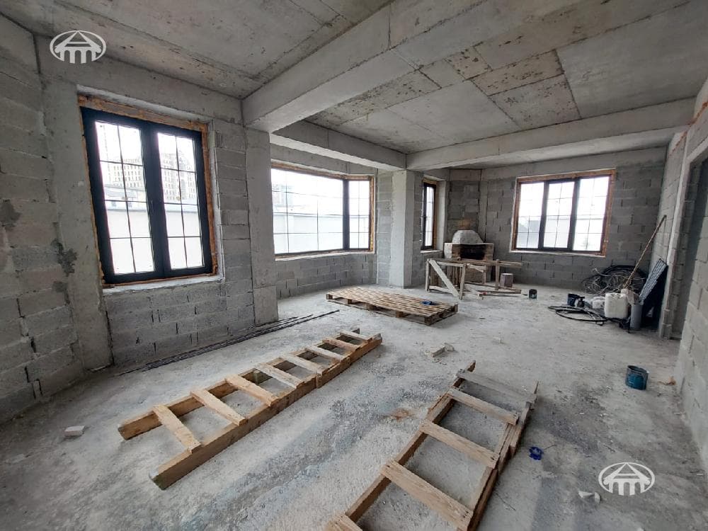 Mansion · 228 m² · Avan