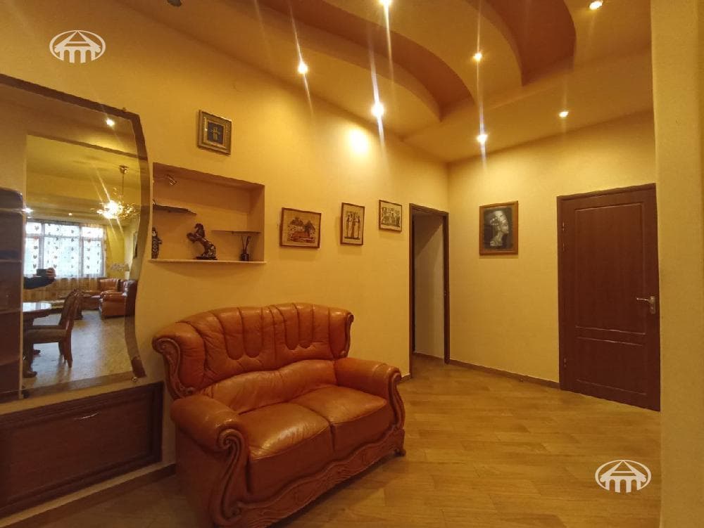 Apartment · 2 rooms · 101 m² · Kentron