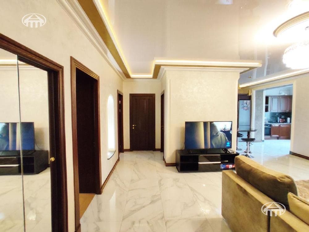 Apartment · 3 rooms · 86 m² · Kentron