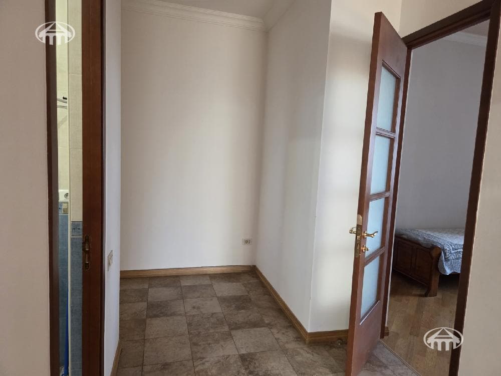 Квартира · 4 комн. · 122 м² · Кентрон