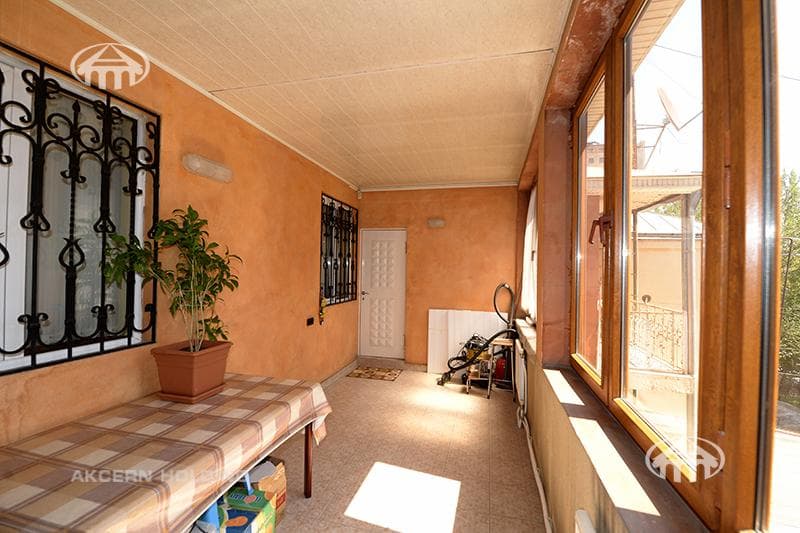 Дом · 7 комн. · 540 м² · Арабкир