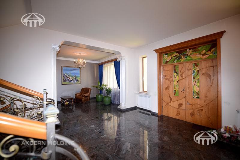 Mansion · 9 rooms · 671 m² · Arabkir