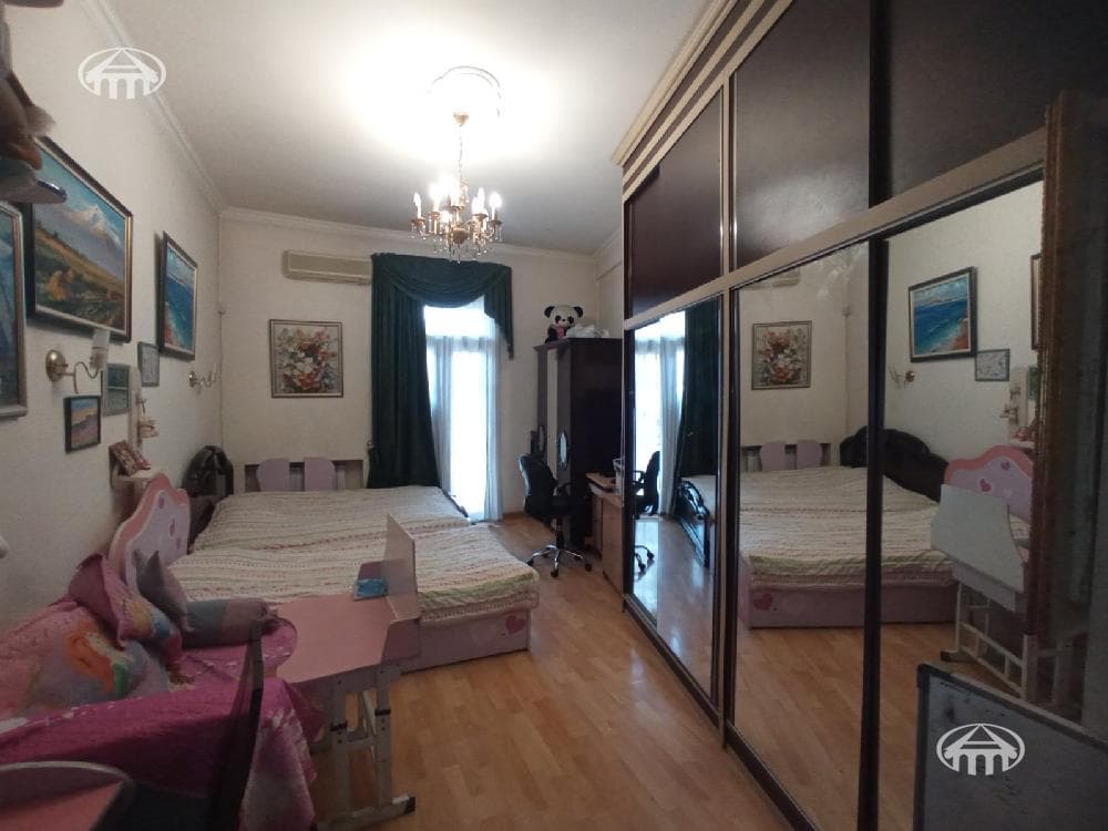 Apartment · 2 rooms · 67 m² · Kentron