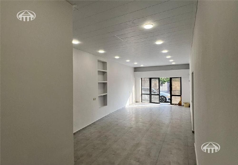 Дом · 5 комн. · 297 м² · Кентрон