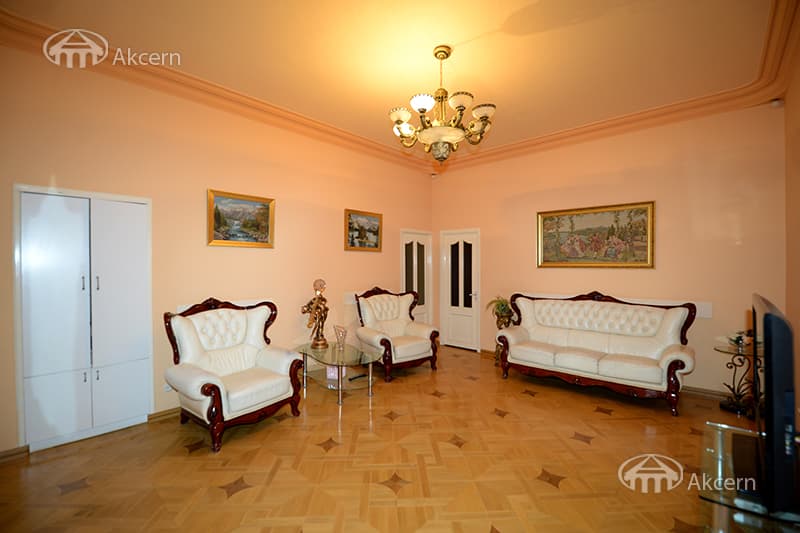 Квартира · 3 комн. · 127 м² · Кентрон