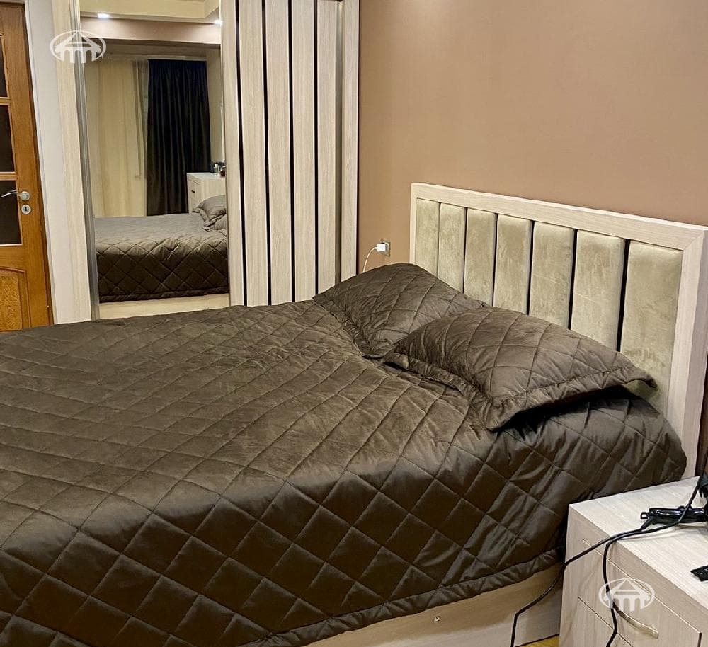 Квартира · 3 комн. · 90 м² · Арабкир
