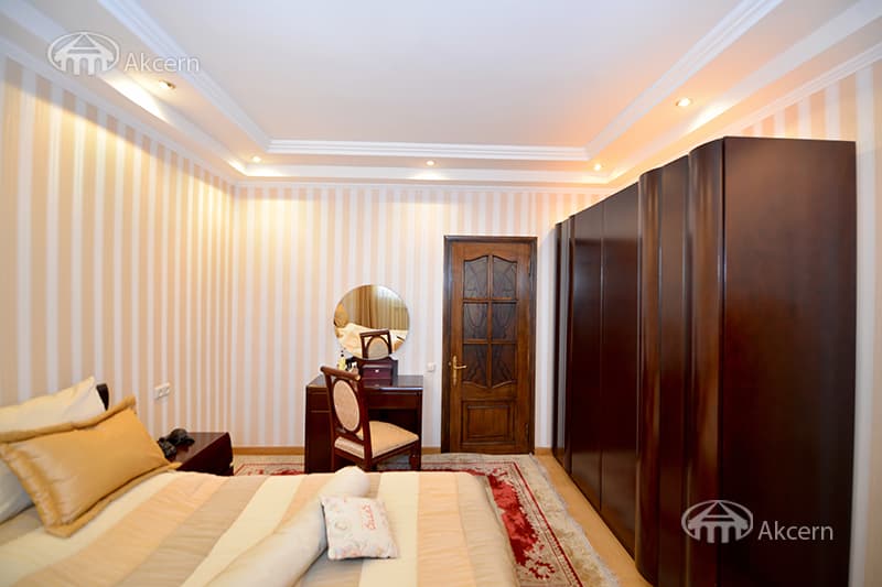 Квартира · 4 комн. · 173 м² · Кентрон