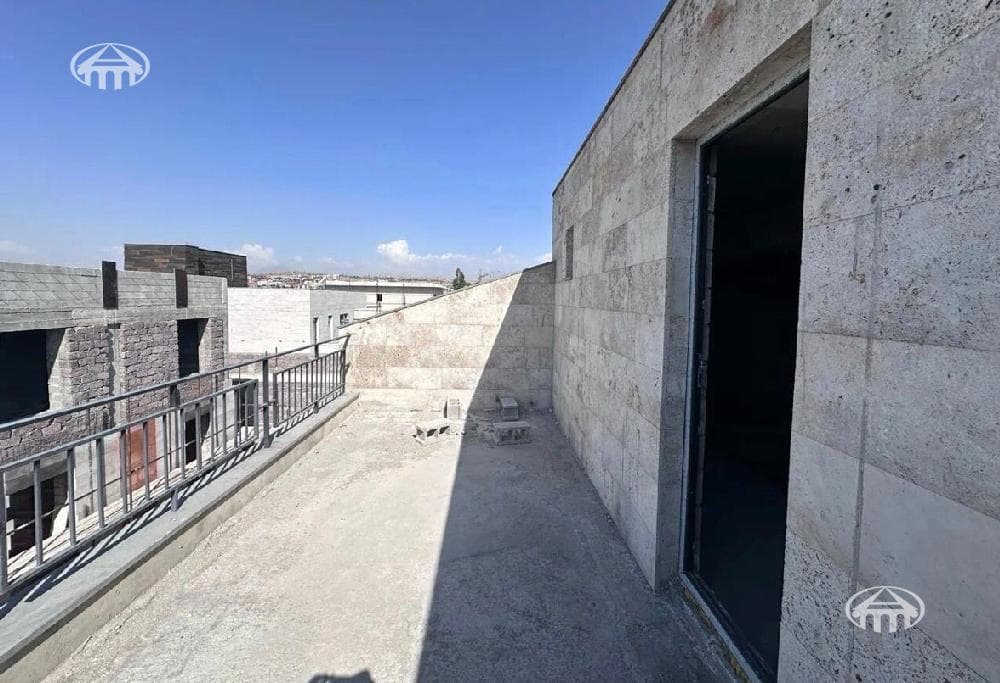 Townhouse · 256 m² · Nor Nork