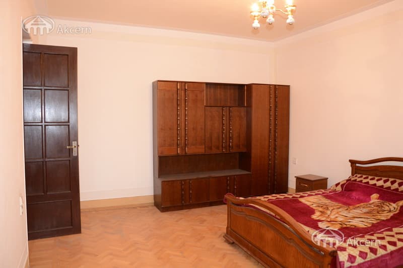 House · 8 rooms · 840 m² · Nork-Marash