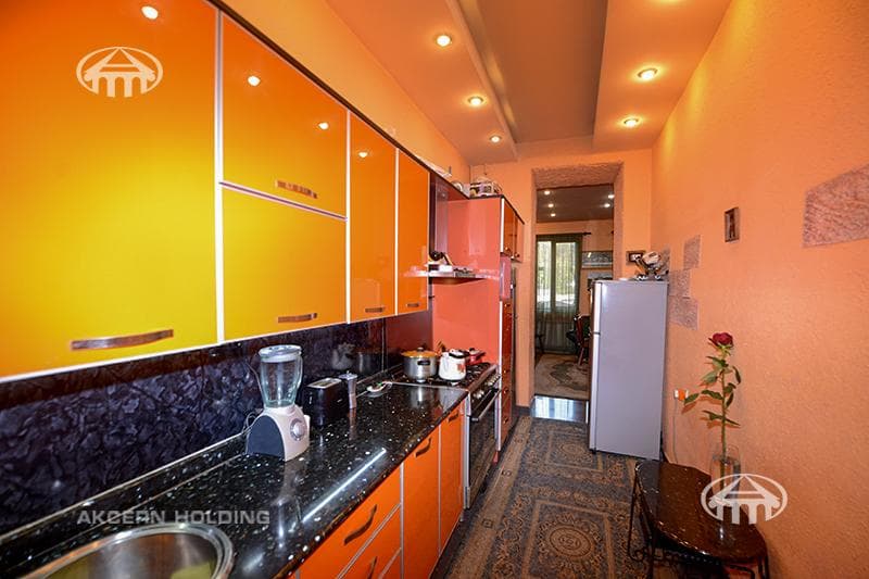Квартира · 4 комн. · 102 м² · Кентрон