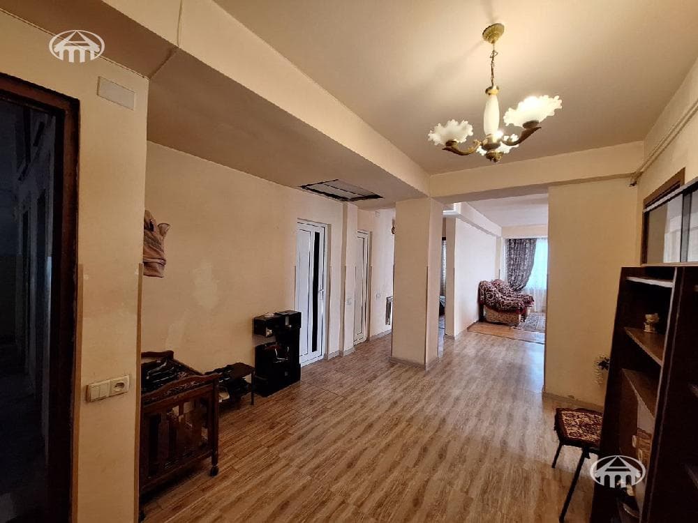 Բնակարան · 3 սեն. · 88 մ² · Կենտրոն