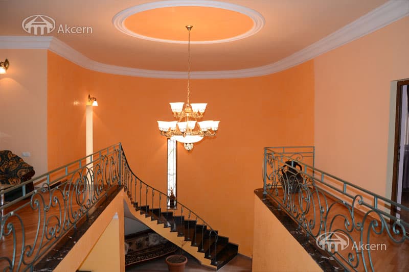 Mansion · 5 rooms · 405 m² · Arzakan