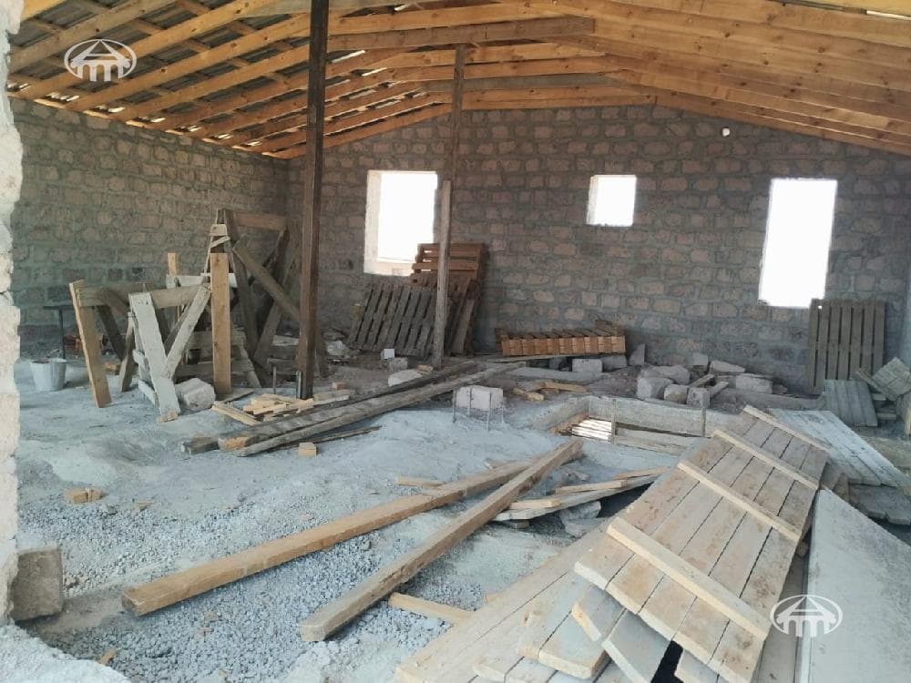 Առանձնատուն · 209 մ² · Եղվարդ