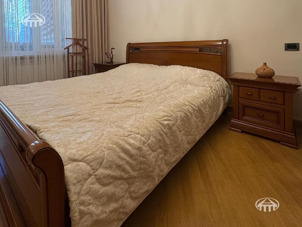 Apartment · 4 rooms · 166 m² · Kentron
