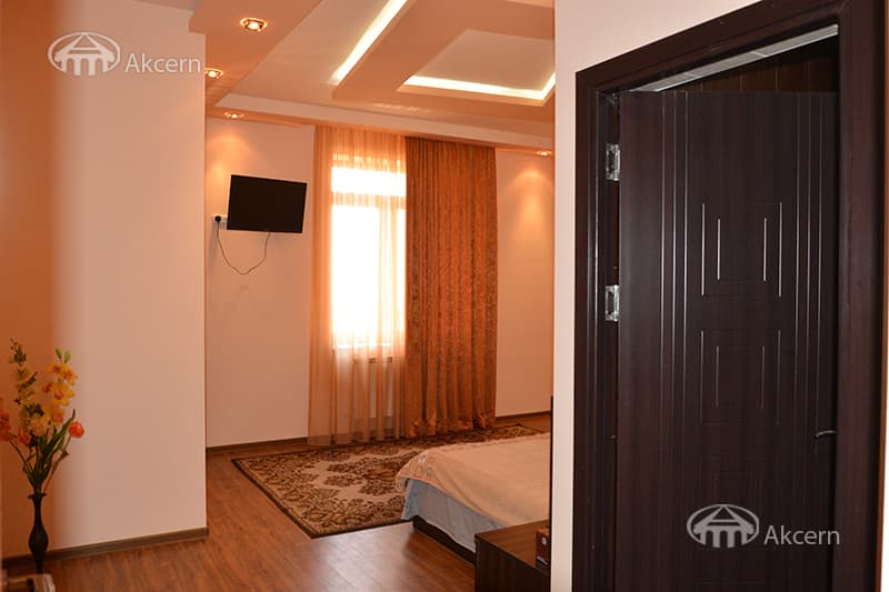 Дом · 8 комн. · 530 м² · Арабкир