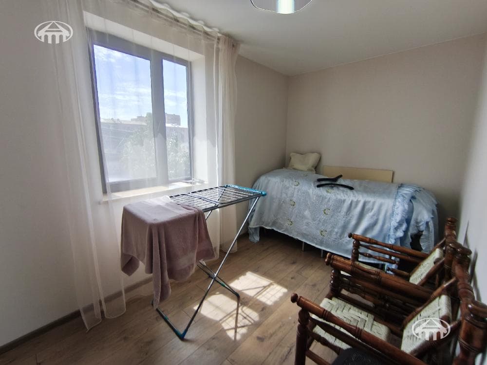 House · 6 rooms · 413 m² · Shengavit