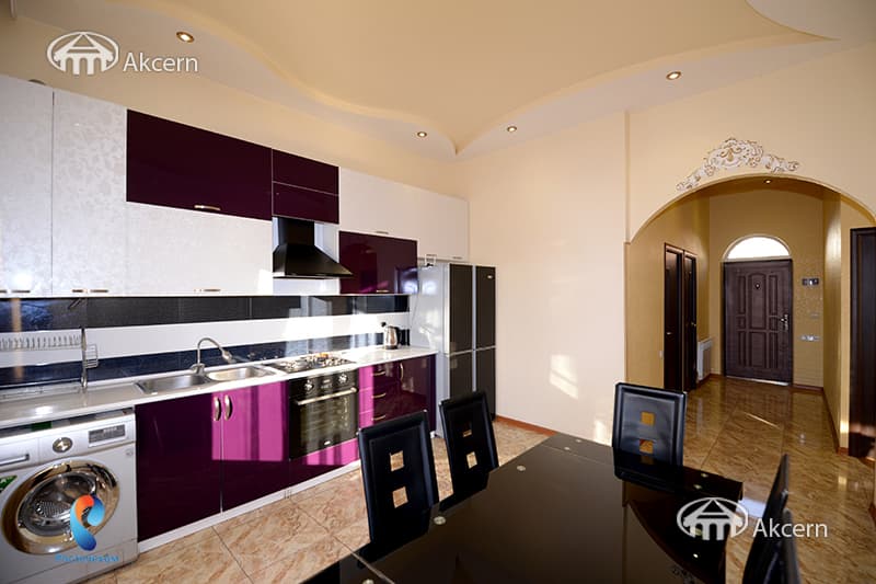 Дом · 6 комн. · 208 м² · Кентрон