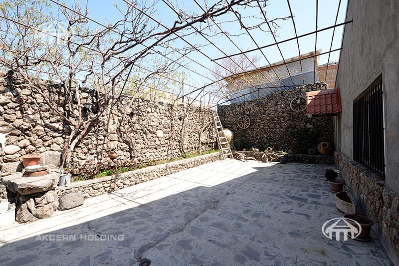 Mansion · 5 rooms · 368 m² · Ghazaravan