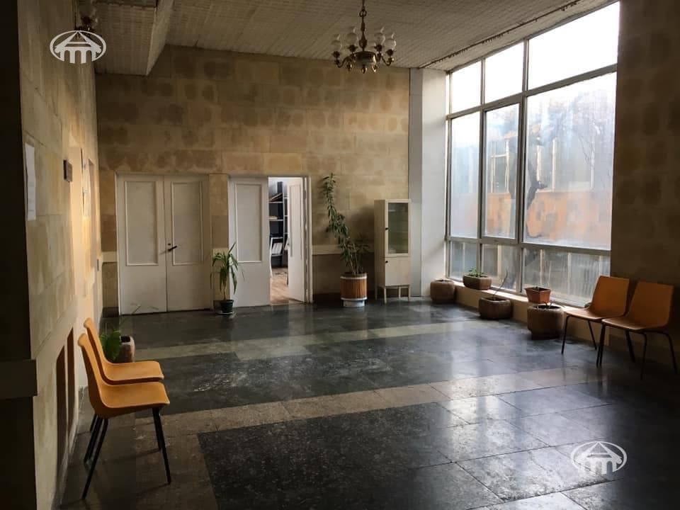 Ռեստորան · 280 մ² · Կենտրոն