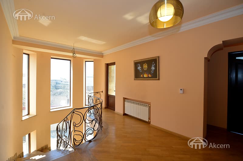 Mansion · 5 rooms · 320 m² · Nork-Marash