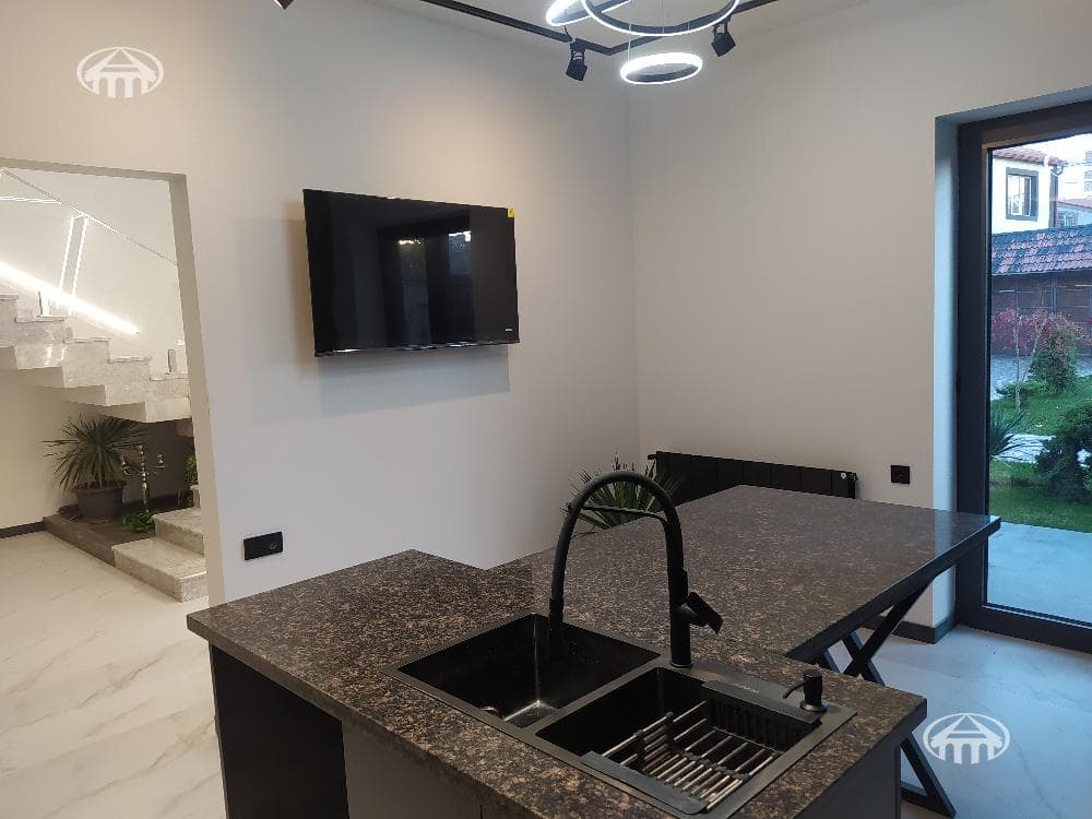 Mansion · 6 rooms · 198 m² · Kanaker-Zeytun