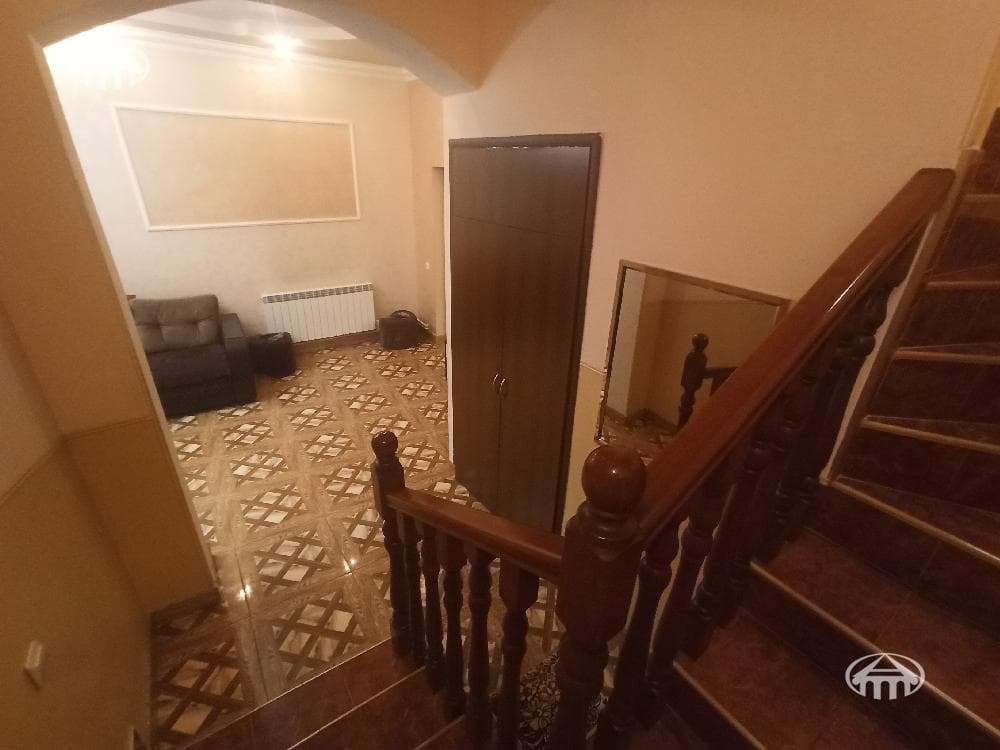 Дом · 5 комн. · 237 м² · Эребуни