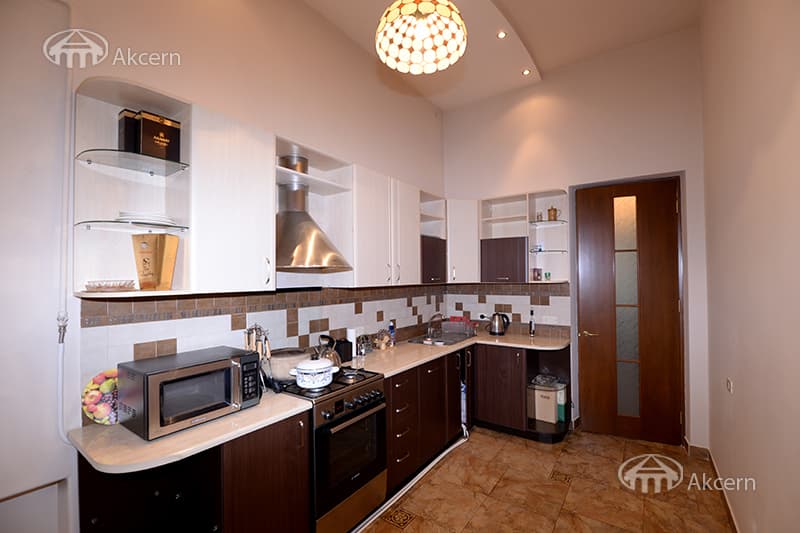 Apartment · 4 rooms · 125 m² · Kentron