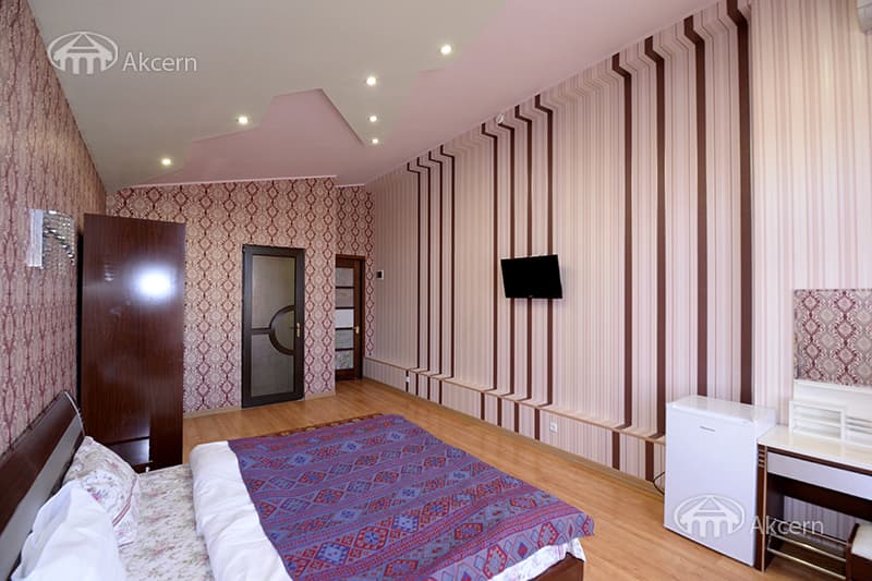 Дом · 5 комн. · 540 м² · Кентрон