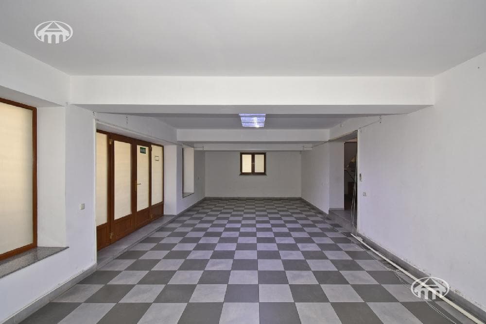Office · 540 m² · Kentron