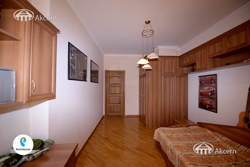 Apartment · 5 rooms · 350 m² · Kentron