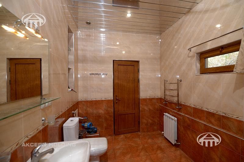 Apartment · 5 rooms · 166 m² · Kentron