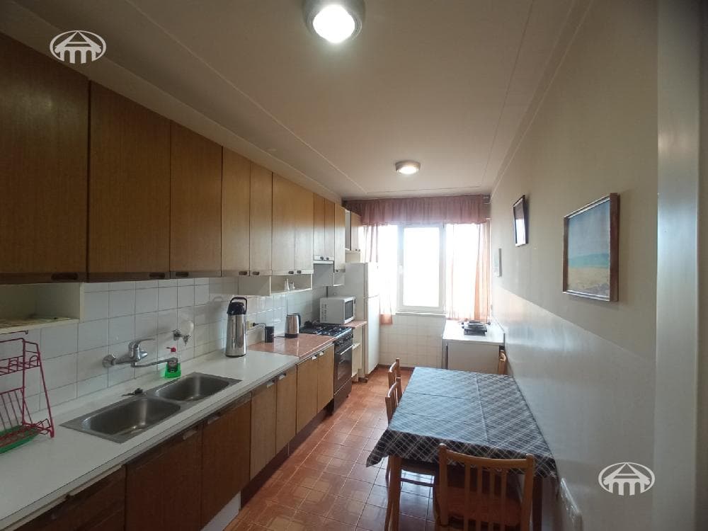 Квартира · 2 комн. · 77 м² · Кентрон
