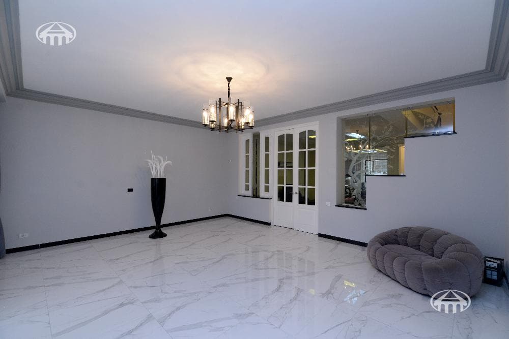 Mansion · 5 rooms · 600 m² · Arabkir