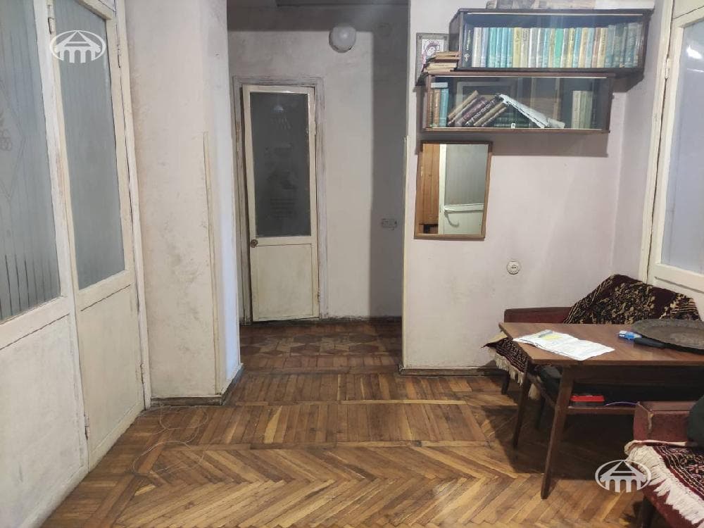 Apartment · 3 rooms · 95 m² · Kentron