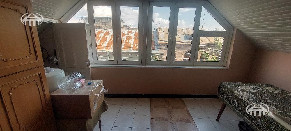 House · 7 rooms · 174 m² · Shengavit