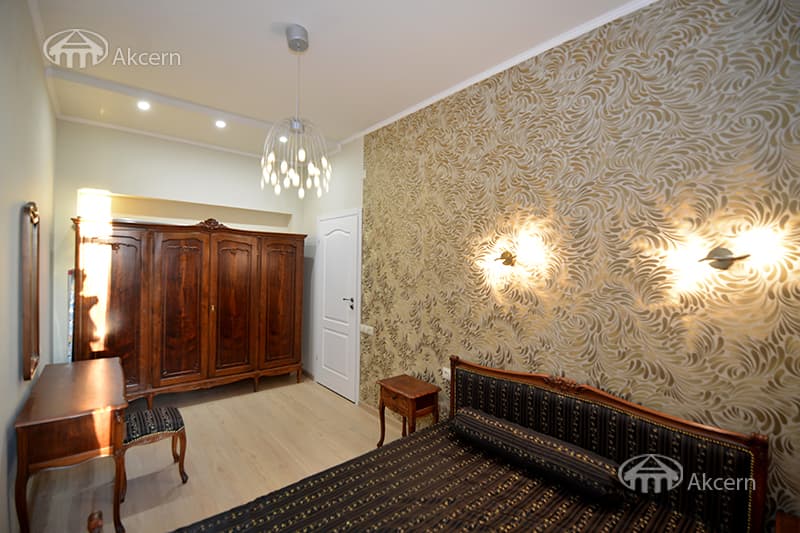 Apartment · 2 rooms · 70 m² · Kentron