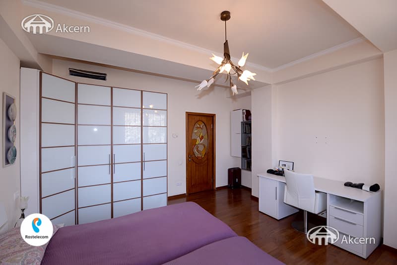 Квартира · 4 комн. · 156 м² · Кентрон